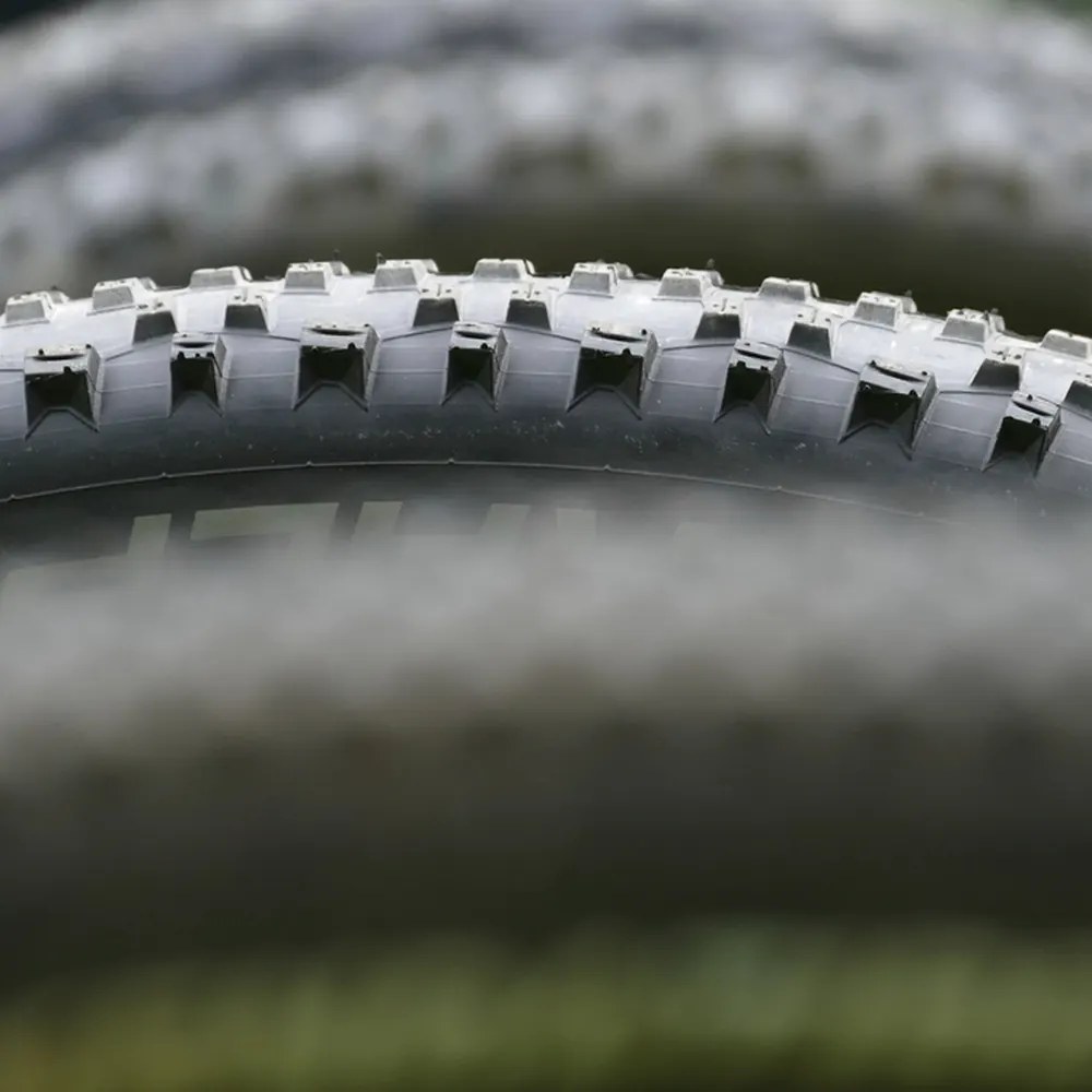 Detail: Reifenprofil
